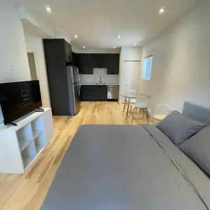 Hoch Studio Apartment