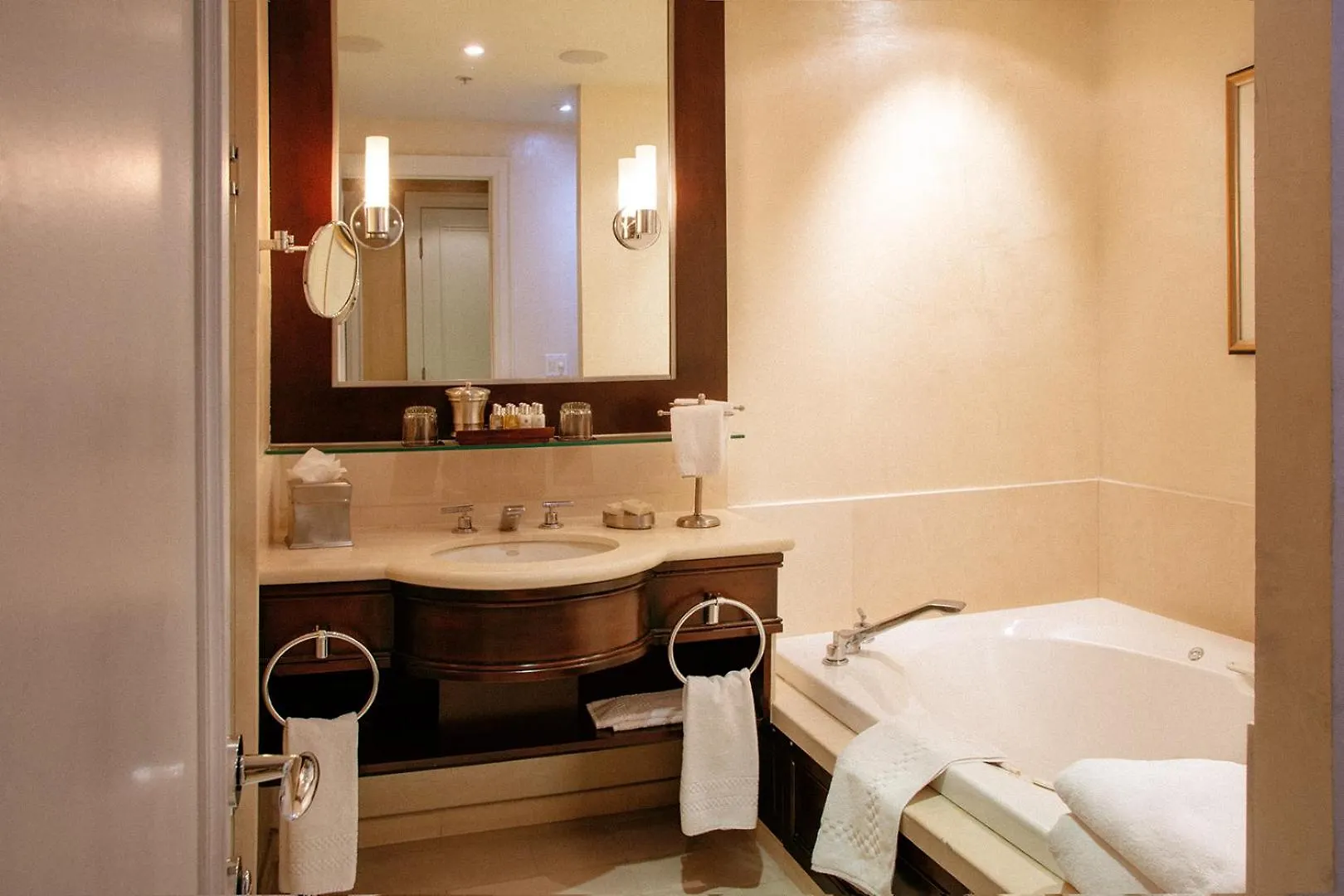 Windsor Arms Hotel Toronto