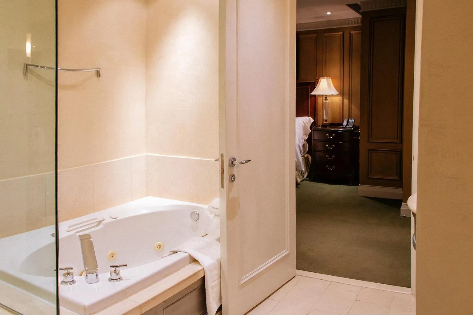 Windsor Arms Hotel Toronto