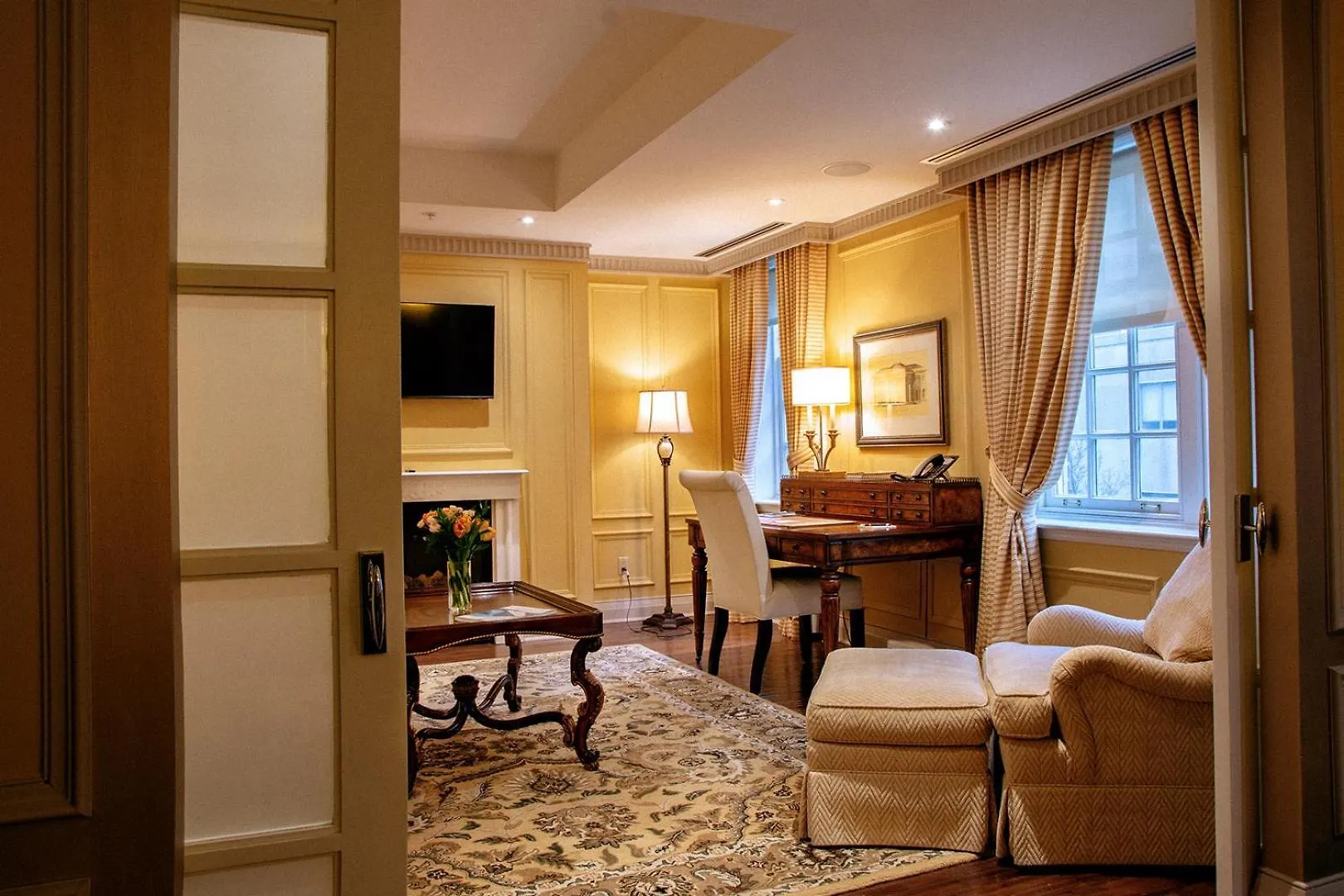 Windsor Arms Hotel Toronto