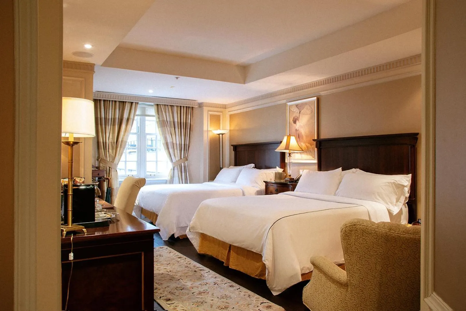 Windsor Arms Hotel Toronto