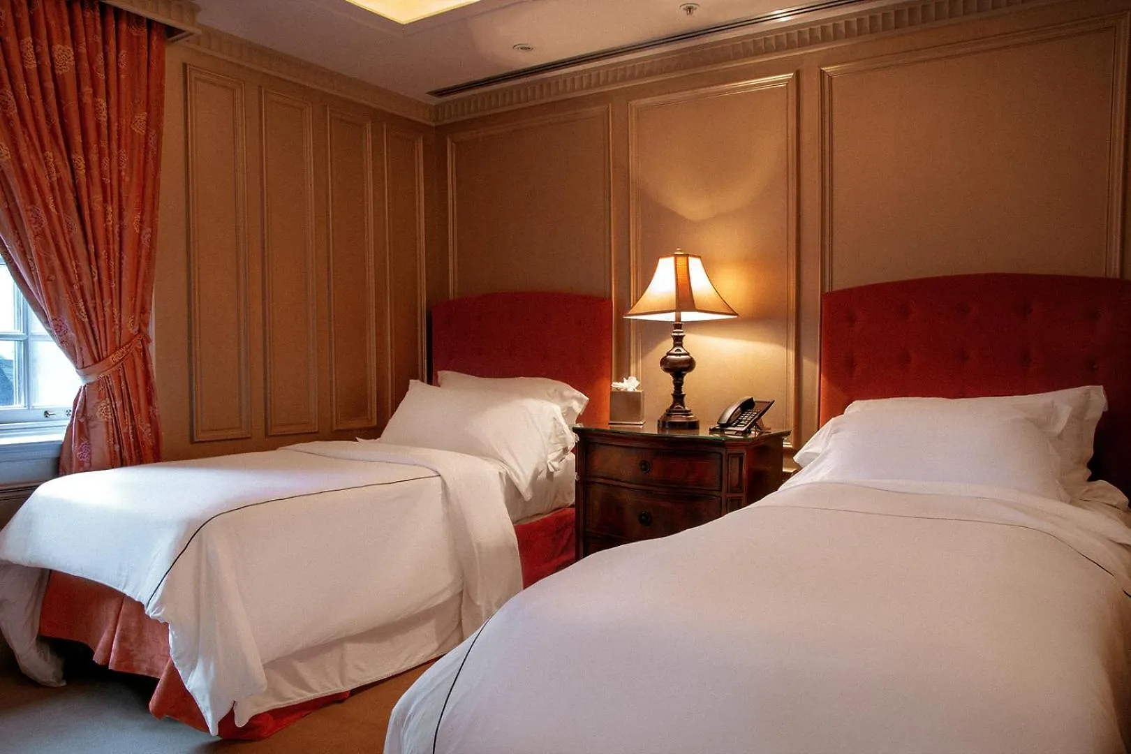 Windsor Arms Hotel Toronto