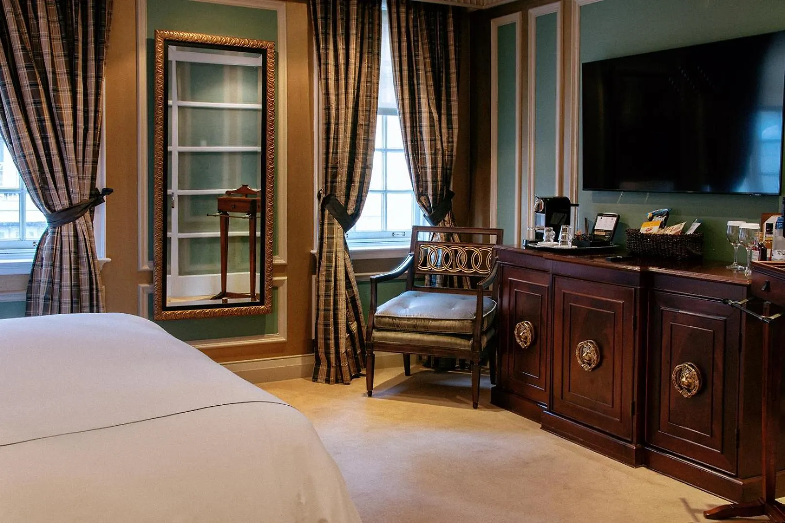 Windsor Arms Hotel Toronto