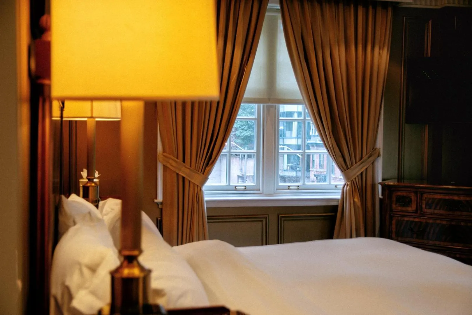 Windsor Arms Hotel Toronto